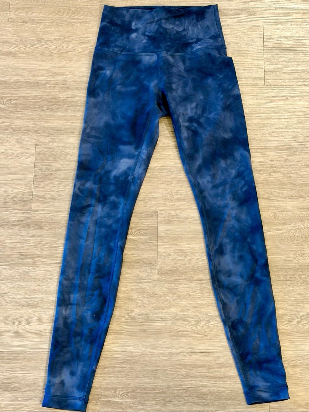 Lululemon High-Rise Tie-Dye Leggings in Navy Blue 4